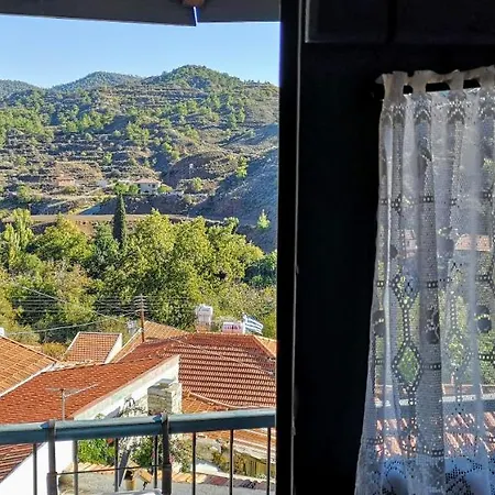 בית נופש Mountain Traditional Village House Writer's Retreat *