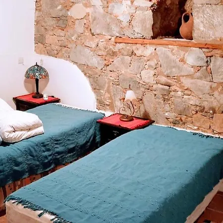 בית נופש Mountain Traditional Village House Writer's Retreat *