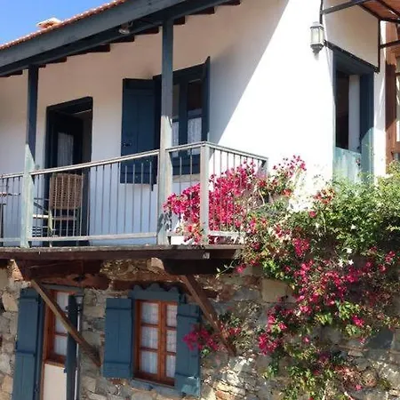 בית נופש Mountain Traditional Village House Writer's Retreat